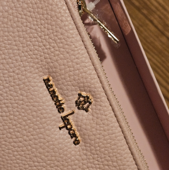 Nanette Lepore Light Pink Bi-Fold Wallet w/Gift Box - NIB - Picture 5 of 7